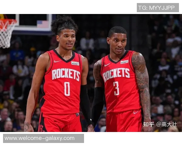 杰伦格林为前队友范弗里特庆生发照表达深厚情谊与兄弟情谊